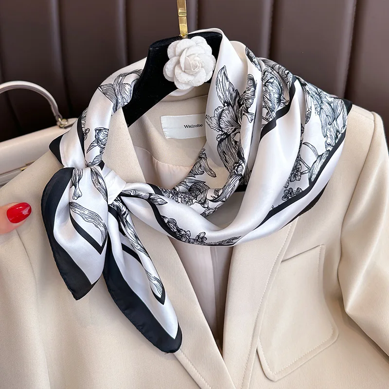 70*70 cm Lüks Çiçek Baskı Ipek - Luxury Bags China incelemesi ve fiyatı