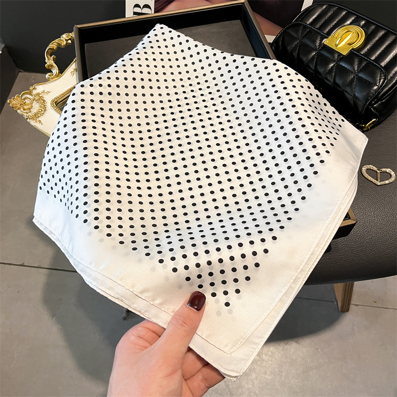 Lüks yeni baskılı atkılar kadı - Luxury Bags Sales incelemesi ve fiyatı