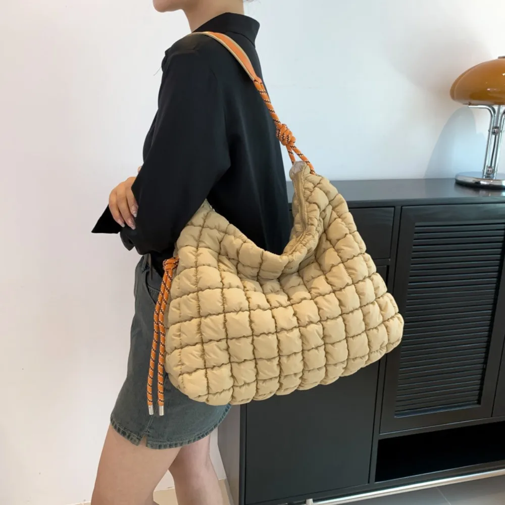 Vegan Aşağı Pilili Omuz Çantal - Luxury Bags That Are Vegan incelemesi ve fiyatı