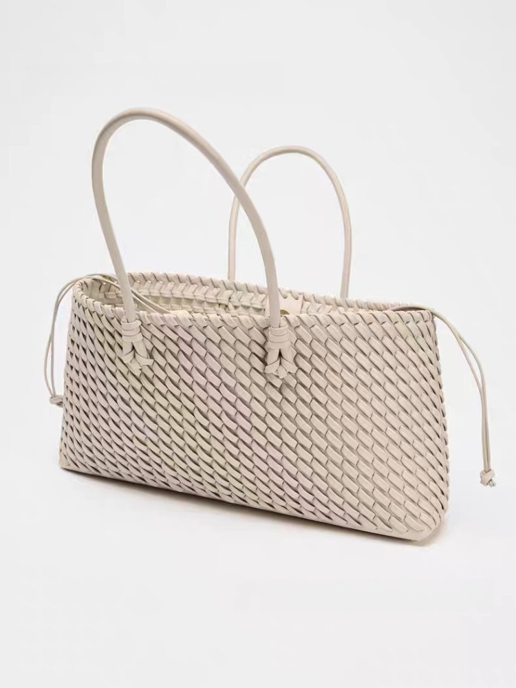 Yeni Lüks Tasarımcı Vegan Deri - Luxury Bags That Are Vegan incelemesi ve fiyatı
