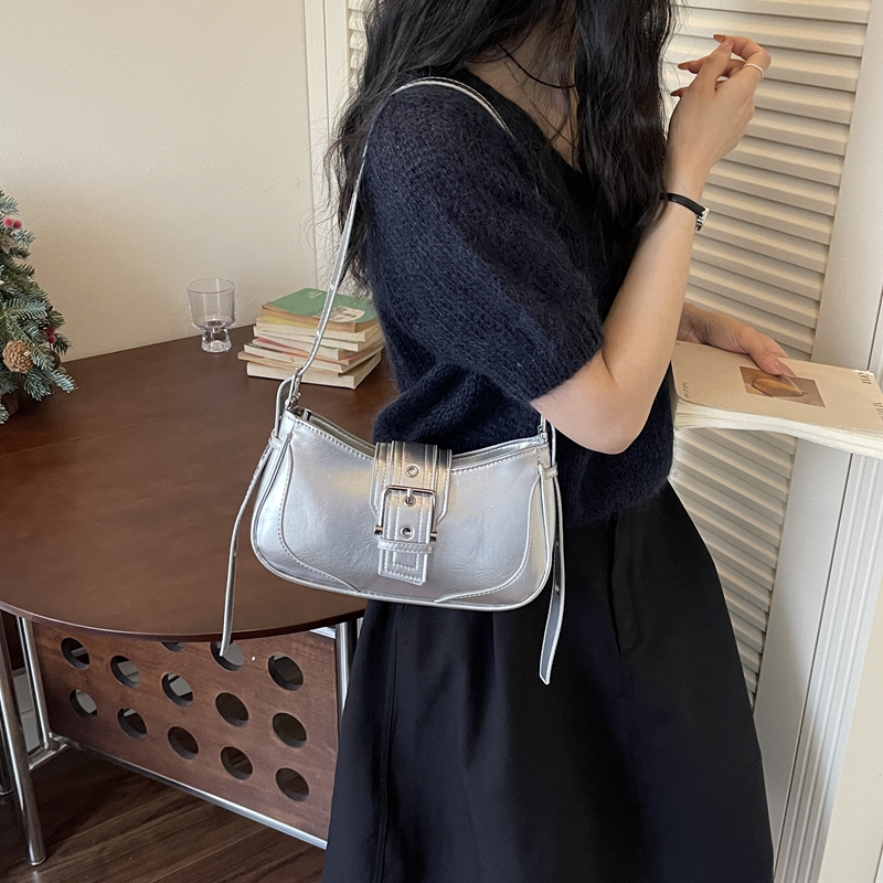 Vsper Kadınlar Için Koltuk Alt - Luxury Bags That Are Vegan incelemesi ve fiyatı