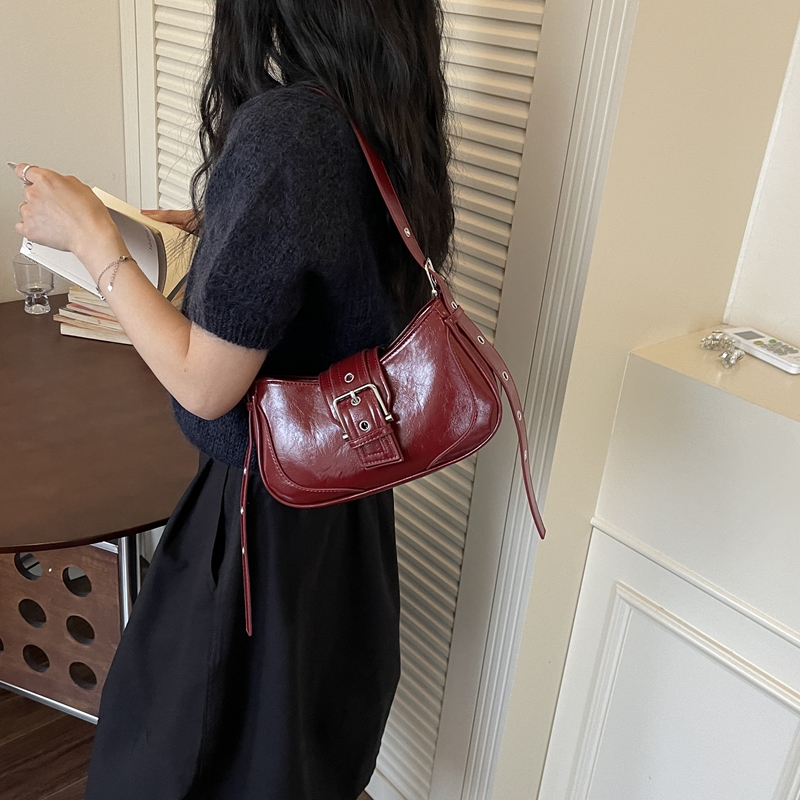 Vsper Kadınlar Için Koltuk Alt - Luxury Bags That Are Vegan incelemesi ve fiyatı