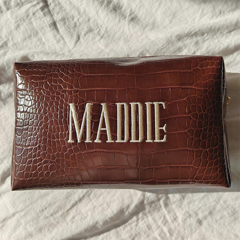 İşlemeli Croc Makyaj Çantası K - Luxury Bags That Are Vegan incelemesi ve fiyatı