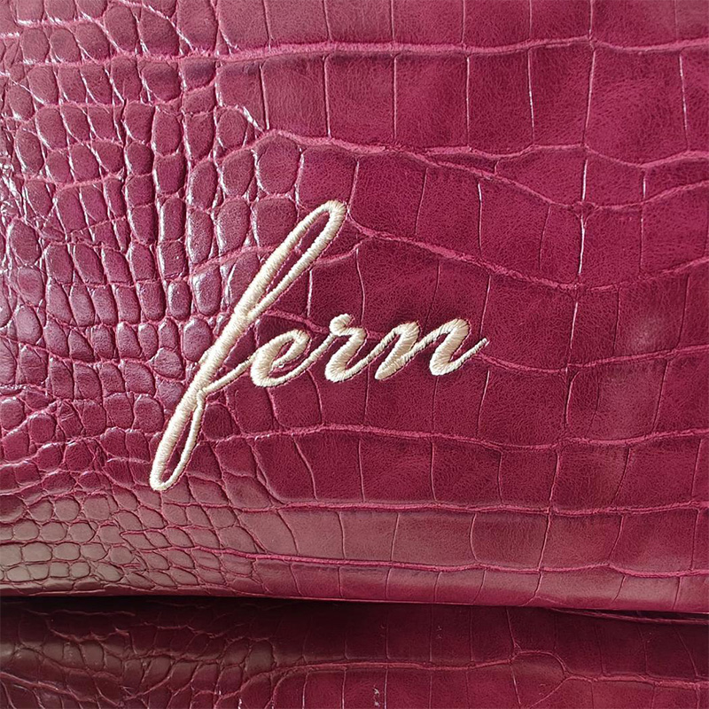 İşlemeli Croc Makyaj Çantası K - Luxury Bags That Are Vegan incelemesi ve fiyatı